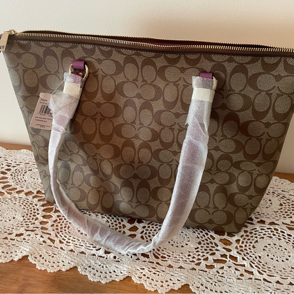 Coach Purse - Picture 8 of 9